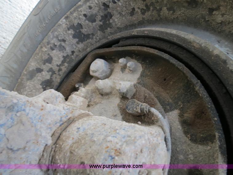 image for item B4590 1998 Peterbilt 377 semi truck