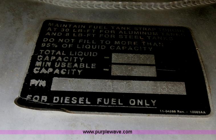 image for item B4590 1998 Peterbilt 377 semi truck