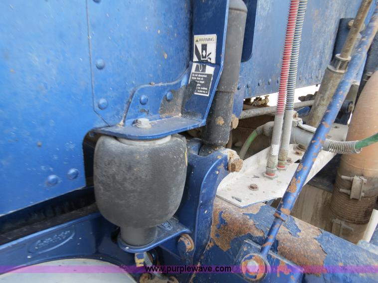 image for item B4590 1998 Peterbilt 377 semi truck