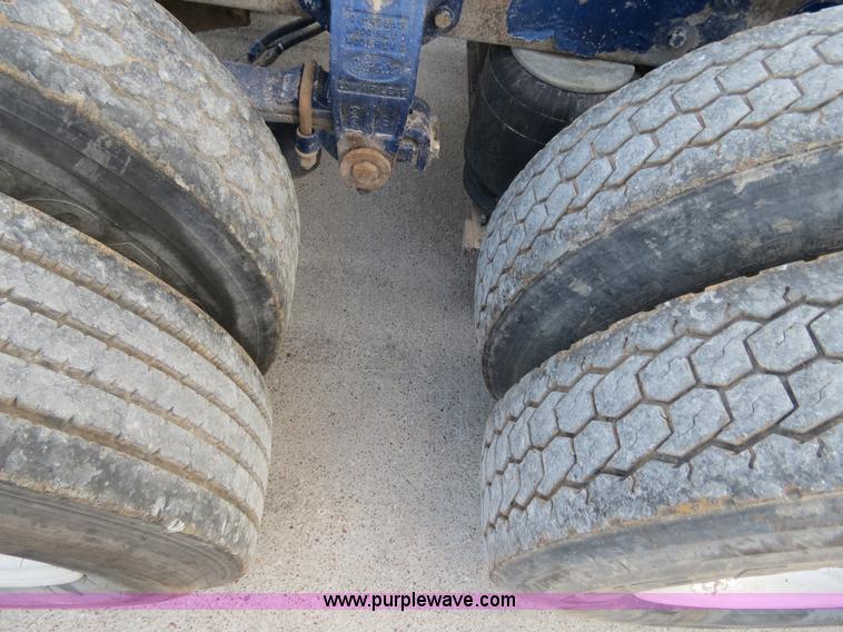 image for item B4590 1998 Peterbilt 377 semi truck