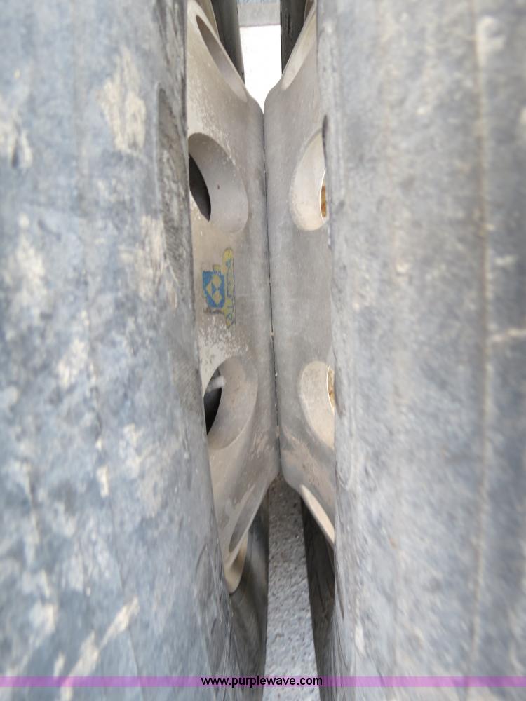 image for item B4590 1998 Peterbilt 377 semi truck