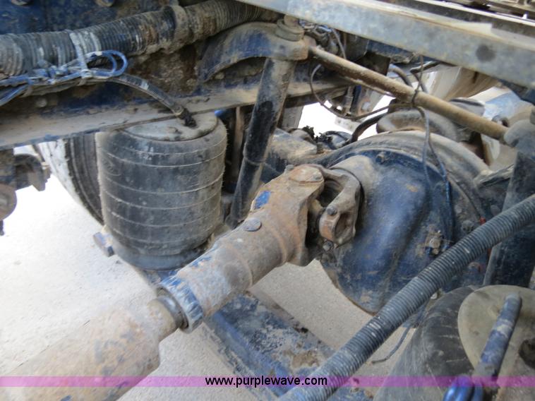 image for item B4590 1998 Peterbilt 377 semi truck