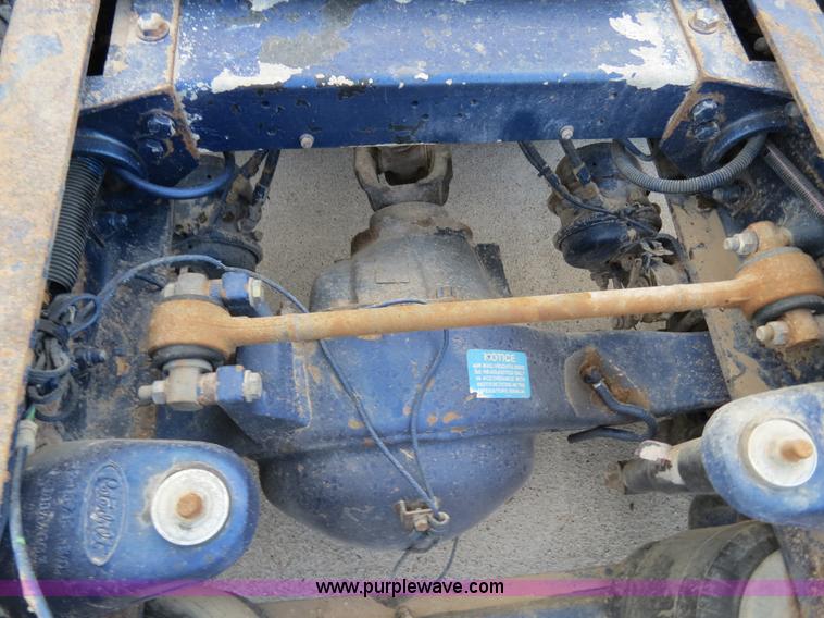 image for item B4590 1998 Peterbilt 377 semi truck