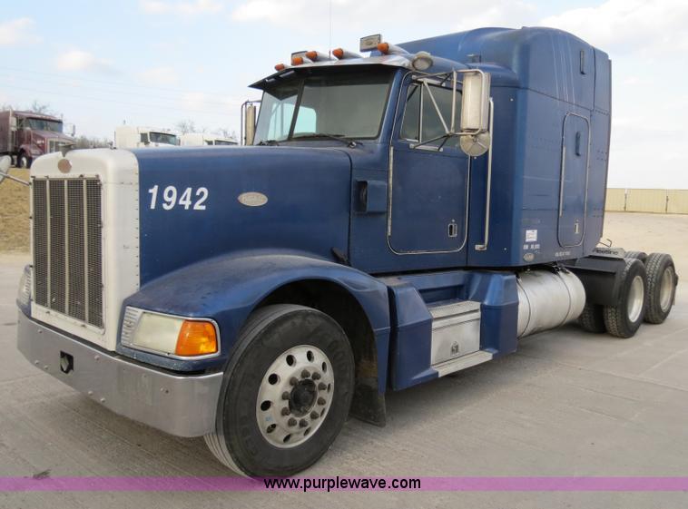 image for item B4591 1999 Peterbilt 377 semi truck