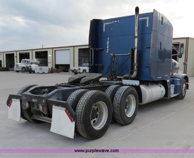 image for item B4591 1999 Peterbilt 377 semi truck