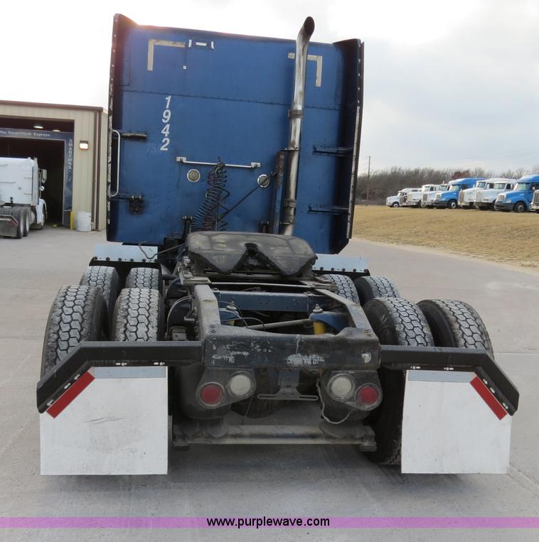 image for item B4591 1999 Peterbilt 377 semi truck