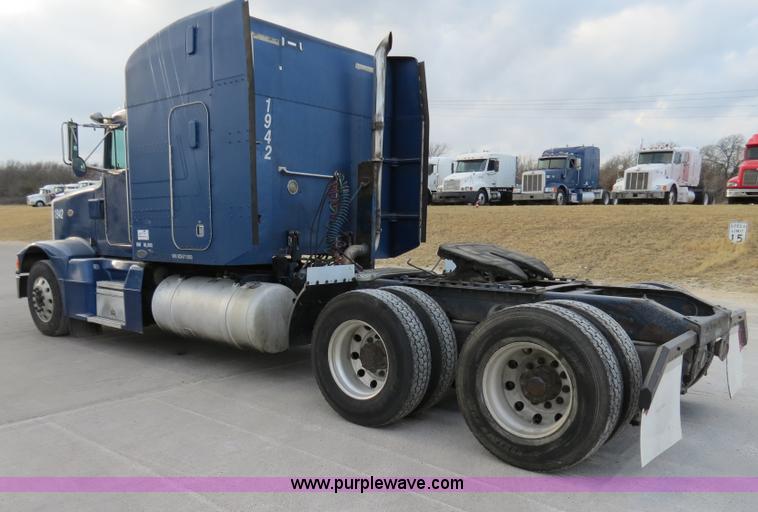 image for item B4591 1999 Peterbilt 377 semi truck