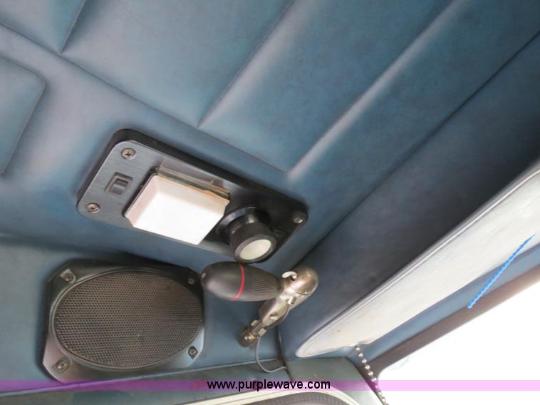 image for item B4591 1999 Peterbilt 377 semi truck