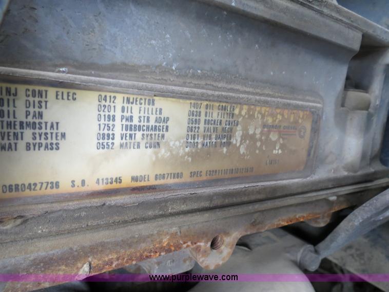 image for item B4591 1999 Peterbilt 377 semi truck