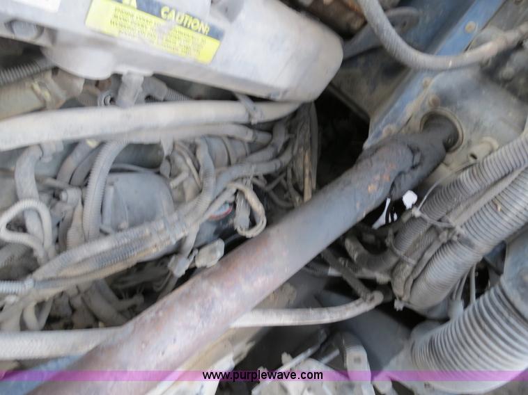 image for item B4591 1999 Peterbilt 377 semi truck