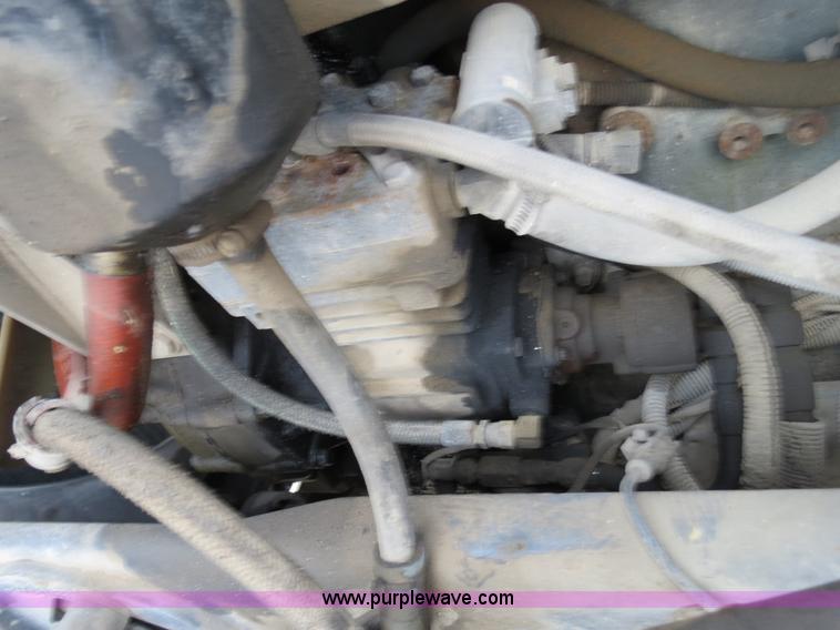 image for item B4591 1999 Peterbilt 377 semi truck