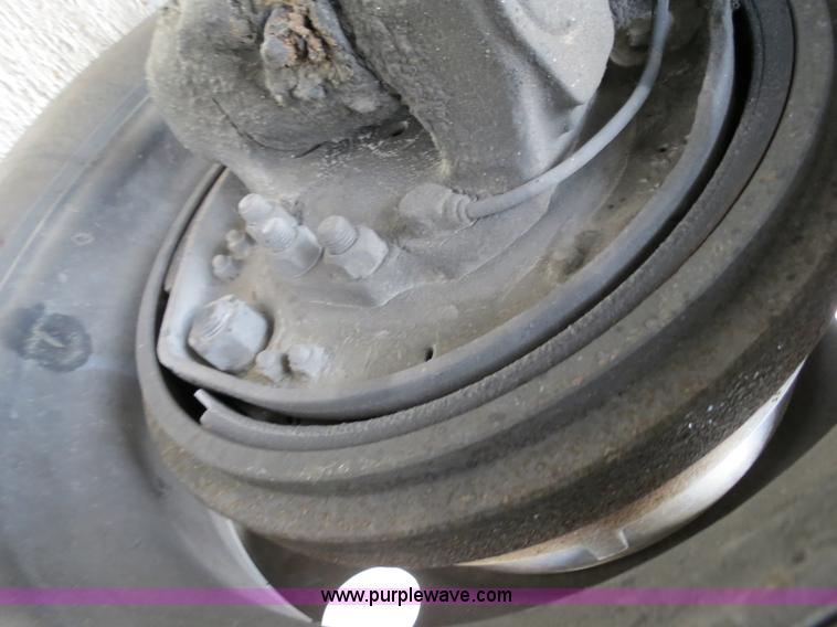 image for item B4591 1999 Peterbilt 377 semi truck