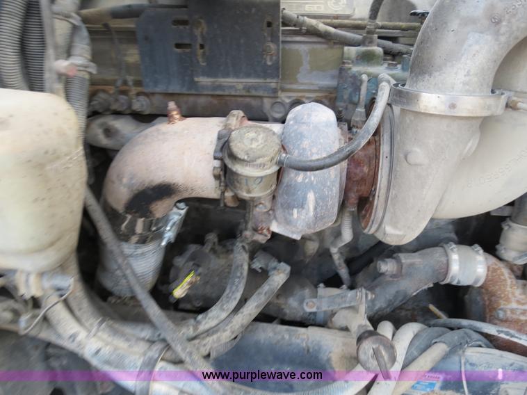 image for item B4591 1999 Peterbilt 377 semi truck