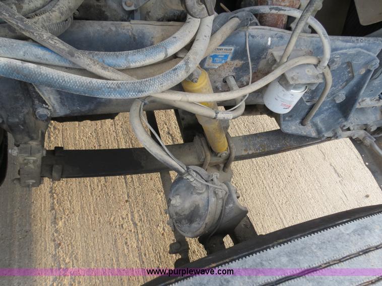 image for item B4591 1999 Peterbilt 377 semi truck