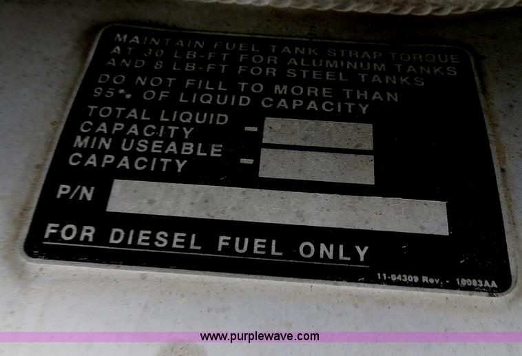 image for item B4591 1999 Peterbilt 377 semi truck