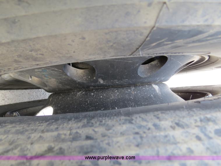 image for item B4592 2000 Kenworth T800 semi truck