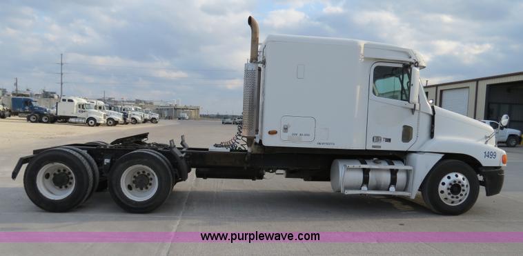 image for item B4593 1998 Freightliner Century Class semi truck