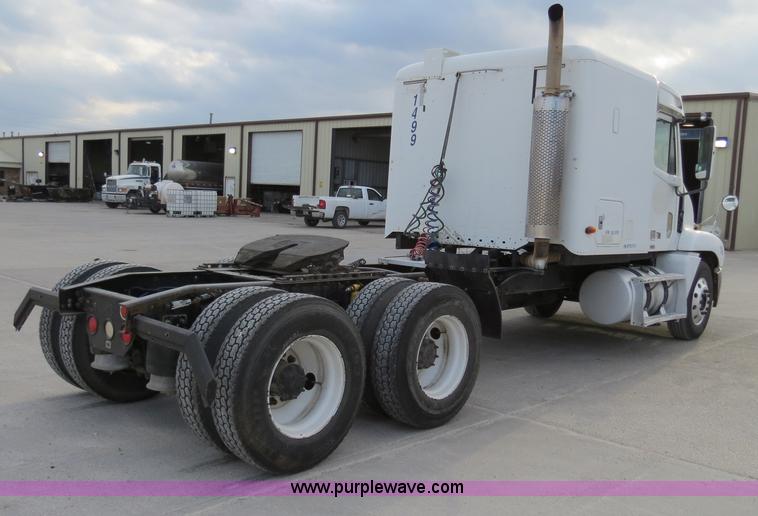 image for item B4593 1998 Freightliner Century Class semi truck