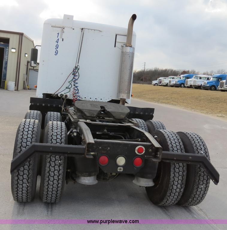 image for item B4593 1998 Freightliner Century Class semi truck