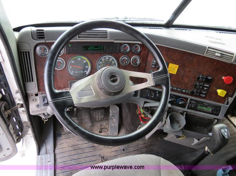 image for item B4593 1998 Freightliner Century Class semi truck