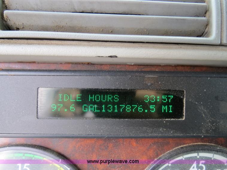 image for item B4593 1998 Freightliner Century Class semi truck