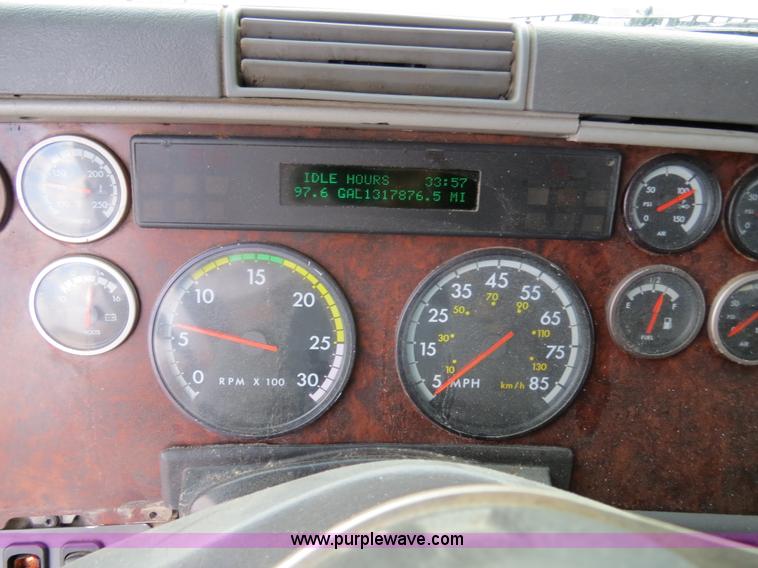 image for item B4593 1998 Freightliner Century Class semi truck