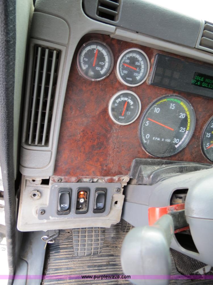 image for item B4593 1998 Freightliner Century Class semi truck