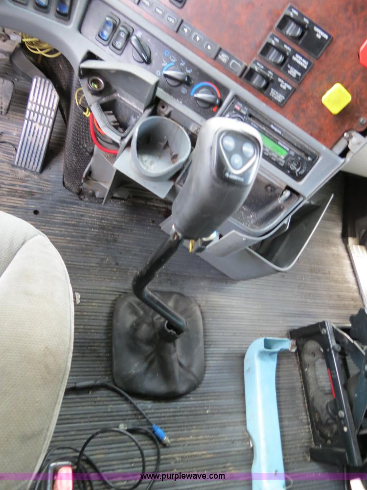 image for item B4593 1998 Freightliner Century Class semi truck