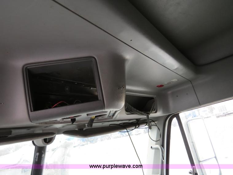 image for item B4593 1998 Freightliner Century Class semi truck