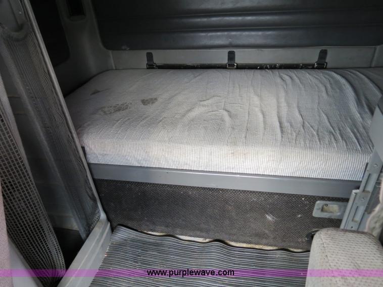 image for item B4593 1998 Freightliner Century Class semi truck