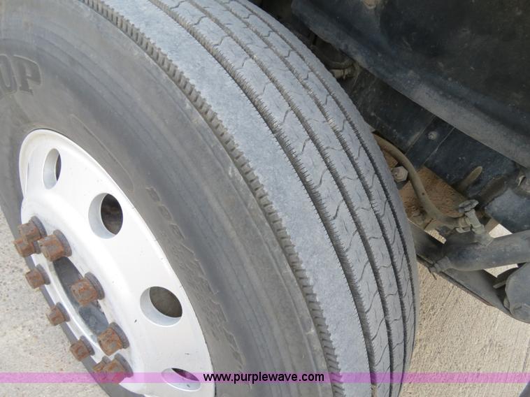 image for item B4593 1998 Freightliner Century Class semi truck