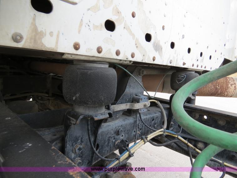 image for item B4593 1998 Freightliner Century Class semi truck