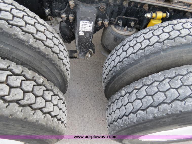 image for item B4593 1998 Freightliner Century Class semi truck