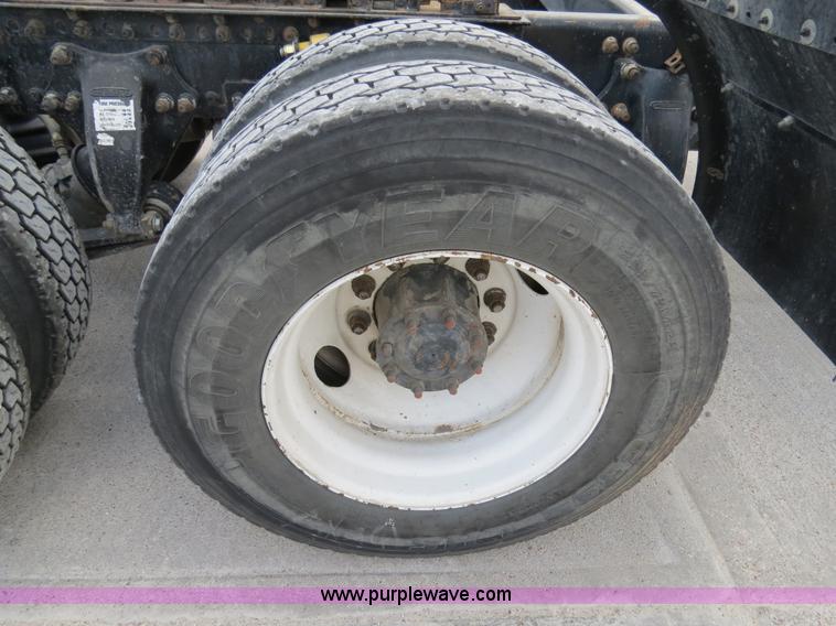 image for item B4593 1998 Freightliner Century Class semi truck