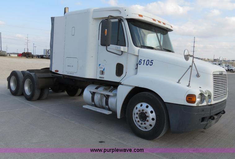 image for item B4594 2003 Freightliner ST120 semi truck
