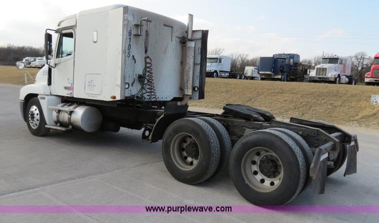 image for item B4594 2003 Freightliner ST120 semi truck