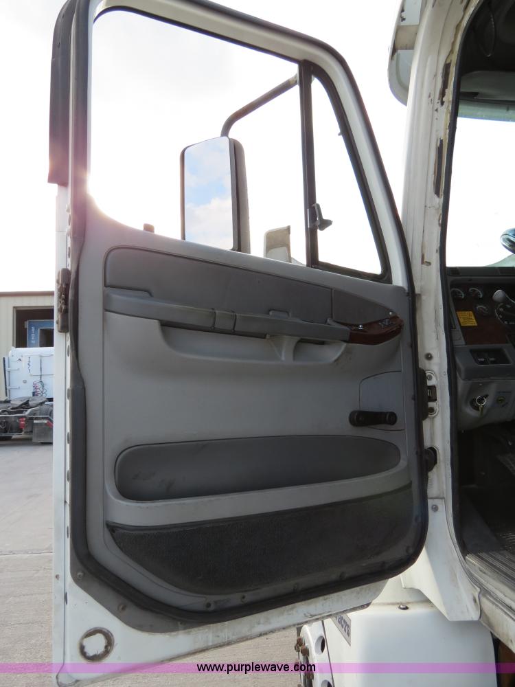 image for item B4594 2003 Freightliner ST120 semi truck