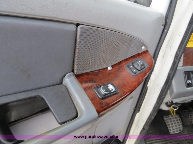 image for item B4594 2003 Freightliner ST120 semi truck