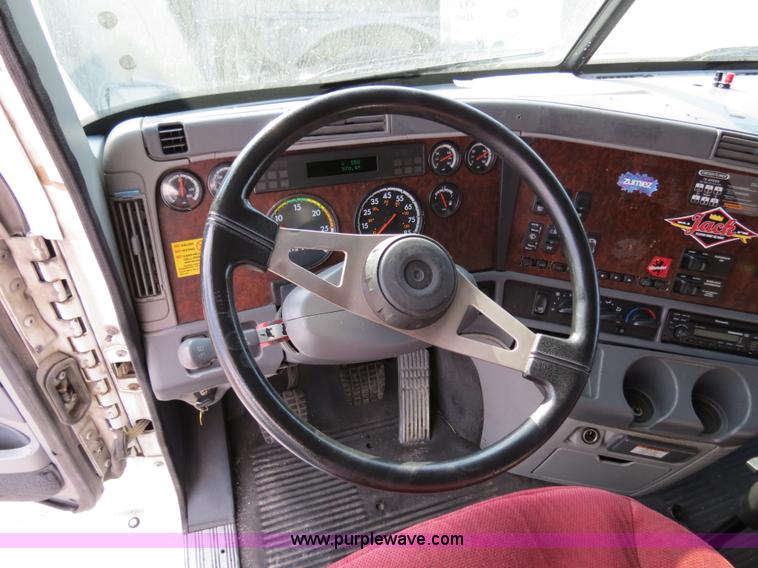 image for item B4594 2003 Freightliner ST120 semi truck