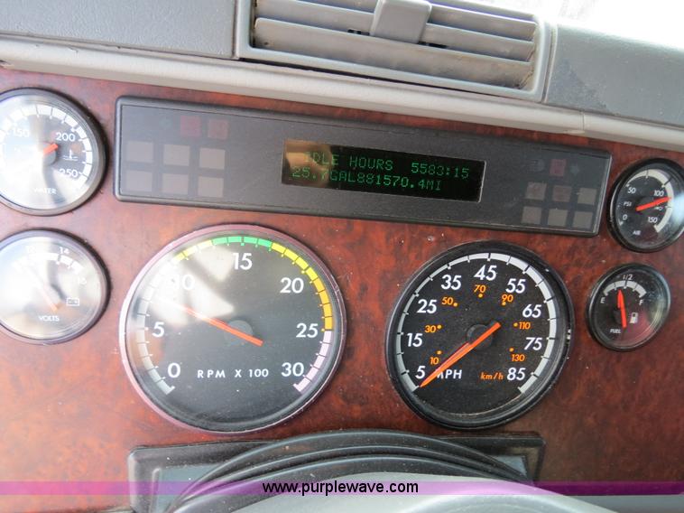 image for item B4594 2003 Freightliner ST120 semi truck