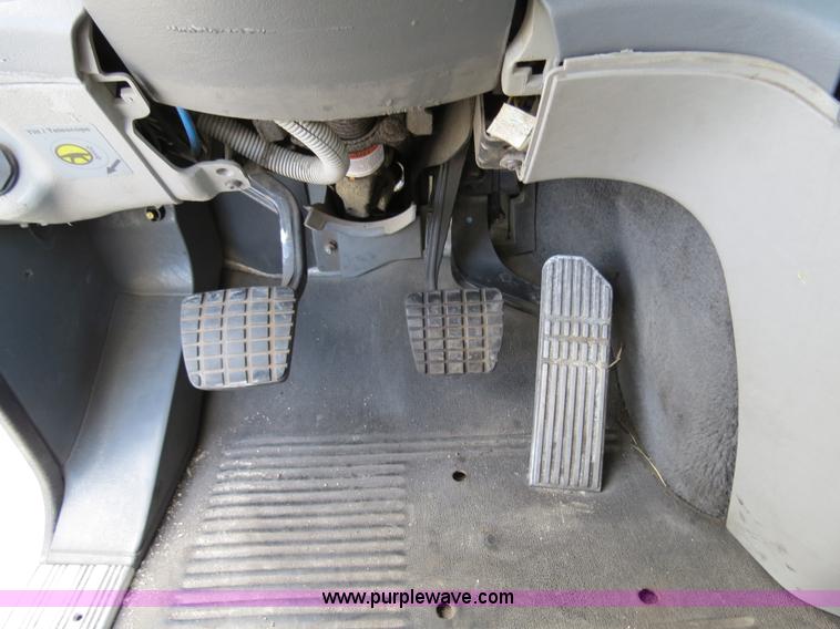 image for item B4594 2003 Freightliner ST120 semi truck