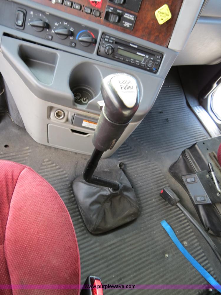 image for item B4594 2003 Freightliner ST120 semi truck