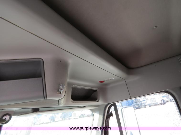 image for item B4594 2003 Freightliner ST120 semi truck