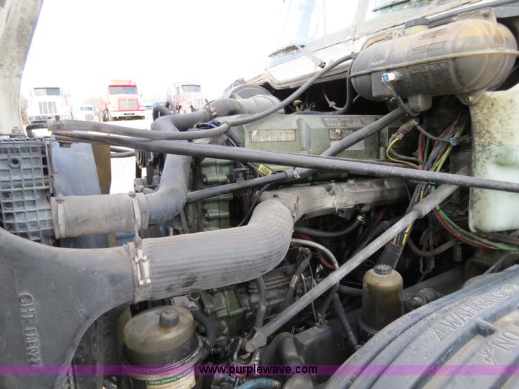 image for item B4594 2003 Freightliner ST120 semi truck