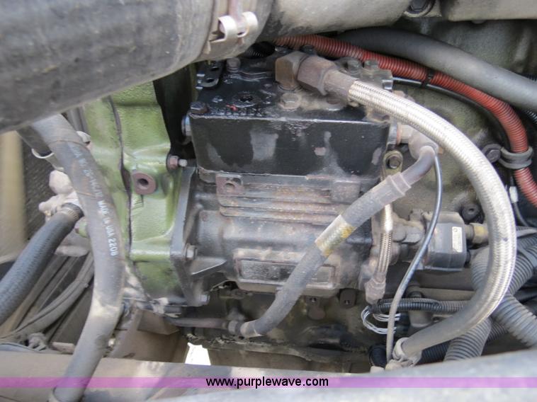 image for item B4594 2003 Freightliner ST120 semi truck