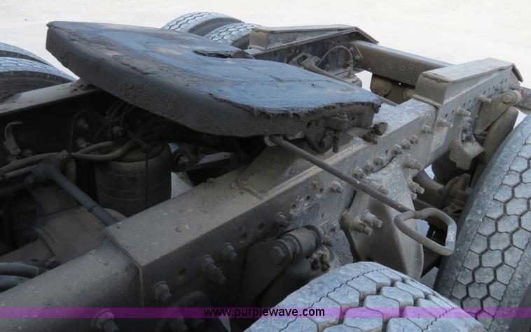 image for item B4594 2003 Freightliner ST120 semi truck