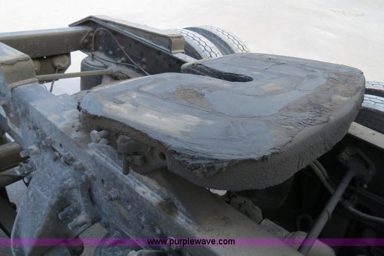 image for item B4594 2003 Freightliner ST120 semi truck