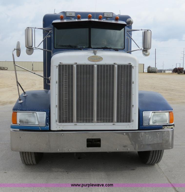image for item B4595 1998 Peterbilt 377 semi truck