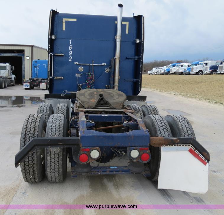 image for item B4595 1998 Peterbilt 377 semi truck