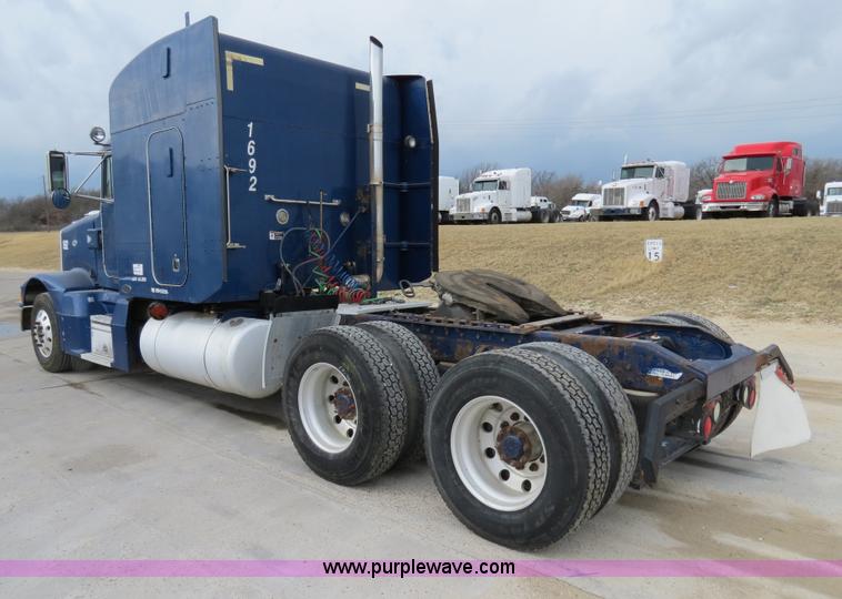 image for item B4595 1998 Peterbilt 377 semi truck